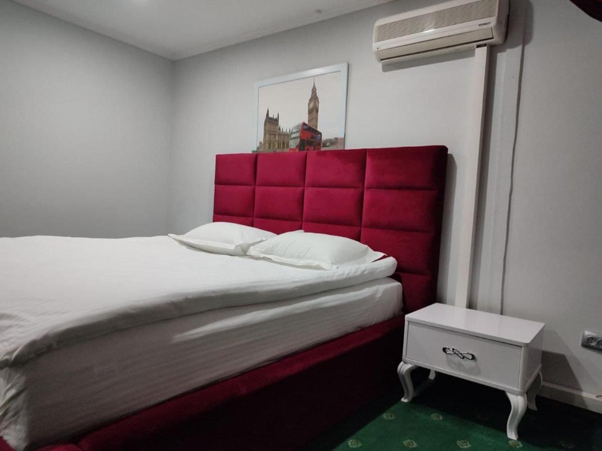 Leoton Chernivtsi Hotell Exteriör bild
